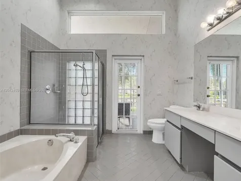 629 Spinnaker Weston FL 33326