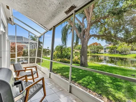 629 Spinnaker Weston FL 33326