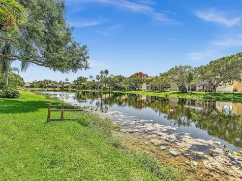 629 Spinnaker Weston FL 33326