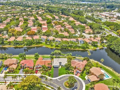 629 Spinnaker Weston FL 33326
