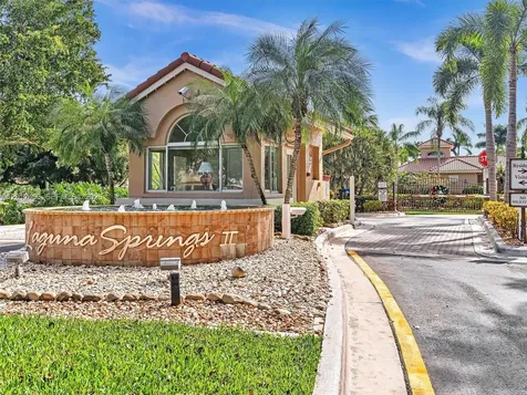 629 Spinnaker Weston FL 33326
