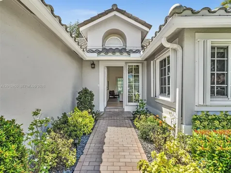 629 Spinnaker Weston FL 33326