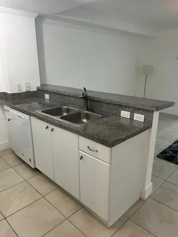 2740 SW 28th Terrace Miami FL 33133