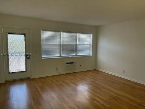 384 Durham L Deerfield Beach FL 33442