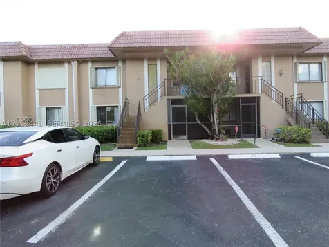 205 Lakeview Drive Weston FL 33326
