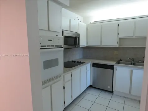 205 Lakeview Drive Weston FL 33326