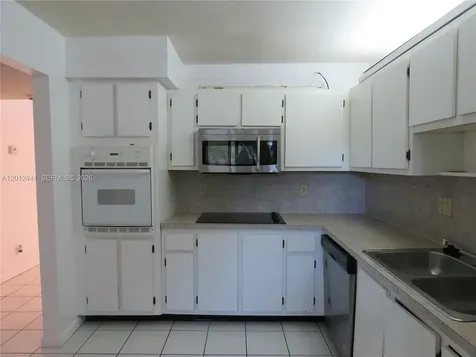 205 Lakeview Drive Weston FL 33326