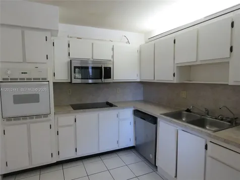 205 Lakeview Drive Weston FL 33326