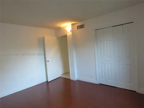 205 Lakeview Drive Weston FL 33326