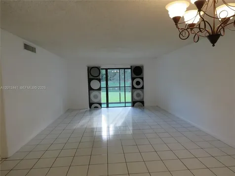 205 Lakeview Drive Weston FL 33326