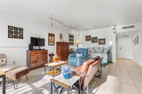 800 West Avenue Miami Beach FL 33139