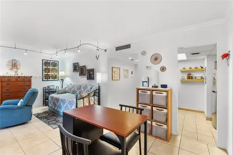 800 West Avenue Miami Beach FL 33139