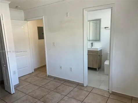 2425 W 76th Street Hialeah FL 33016