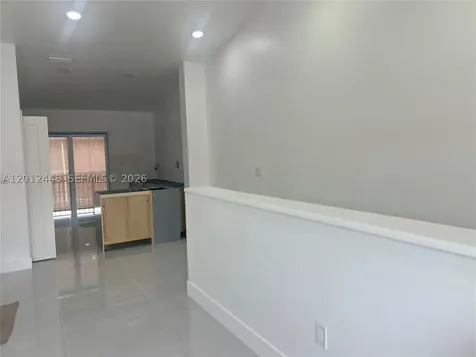 2425 W 76th Street Hialeah FL 33016