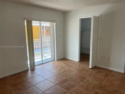 2425 W 76th Street Hialeah FL 33016