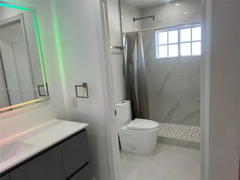 2425 W 76th Street Hialeah FL 33016