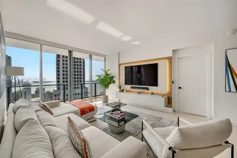 68 SE 6th Street Miami FL 33131