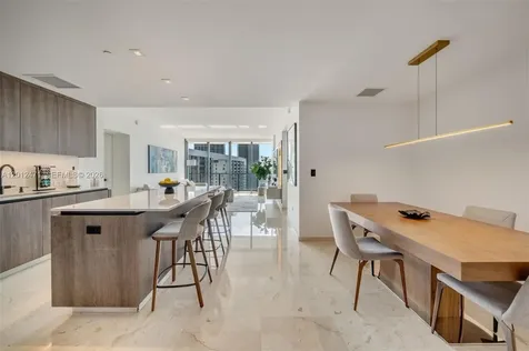 68 SE 6th Street Miami FL 33131