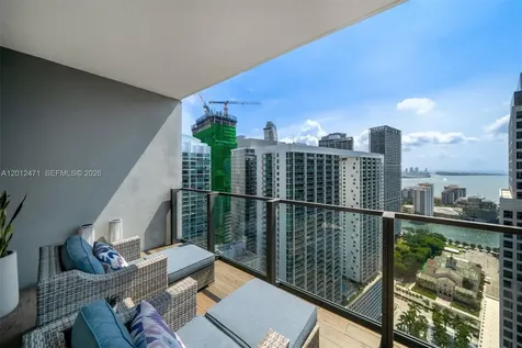 68 SE 6th Street Miami FL 33131