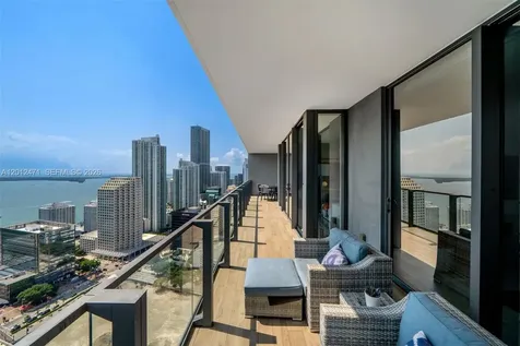68 SE 6th Street Miami FL 33131