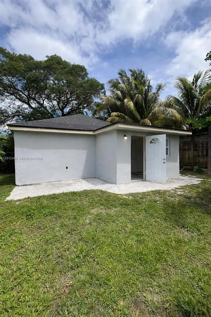 1861 NW 112th Street Miami FL 33167