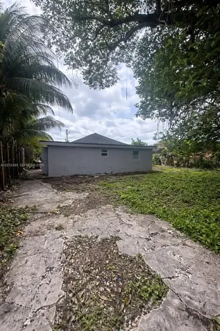 1861 NW 112th Street Miami FL 33167
