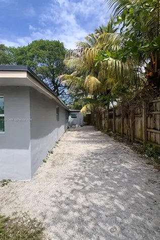 1861 NW 112th Street Miami FL 33167