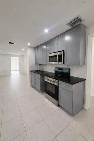 1861 NW 112th Street Miami FL 33167