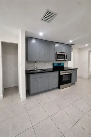1861 NW 112th Street Miami FL 33167