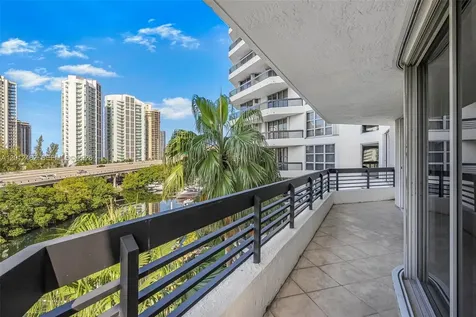 3500 Mystic Pointe Drive Aventura FL 33180