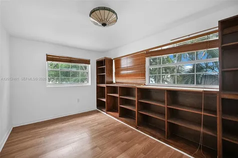 452 NE 30th Street Miami FL 33137