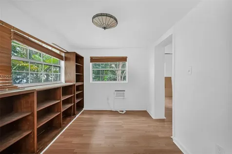 452 NE 30th Street Miami FL 33137