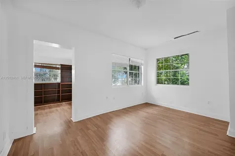 452 NE 30th Street Miami FL 33137