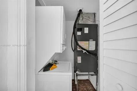 452 NE 30th Street Miami FL 33137