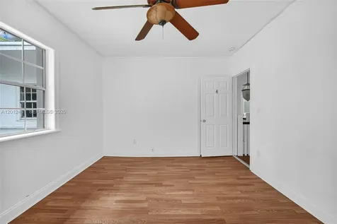 452 NE 30th Street Miami FL 33137
