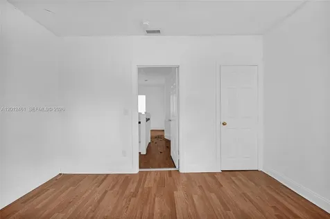 452 NE 30th Street Miami FL 33137