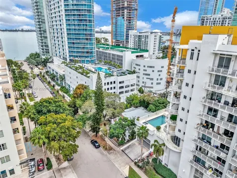 452 NE 30th Street Miami FL 33137