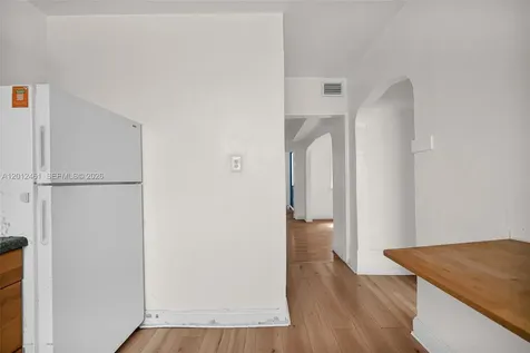 452 NE 30th Street Miami FL 33137