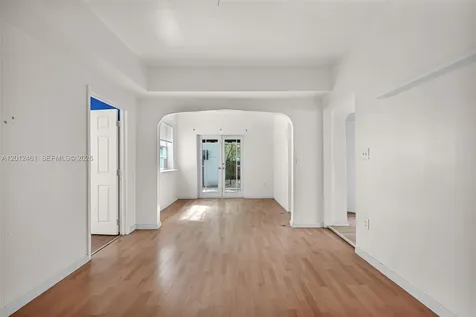 452 NE 30th Street Miami FL 33137