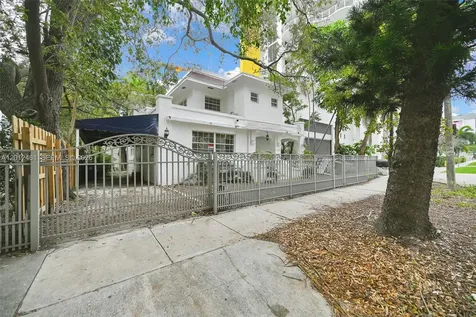 452 NE 30th Street Miami FL 33137