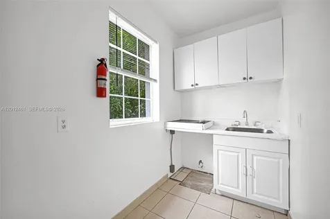 452 NE 30th Street Miami FL 33137