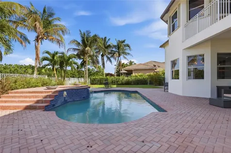 1422 Victoria Isle Drive Weston FL 33327