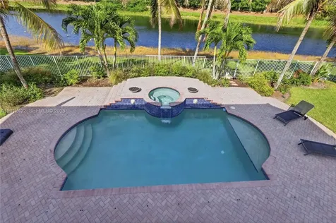 1422 Victoria Isle Drive Weston FL 33327