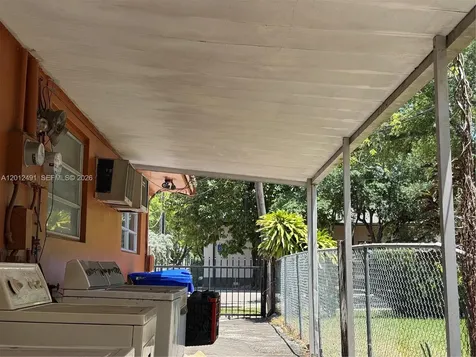 1820 NW 19th Avenue Miami FL 33125
