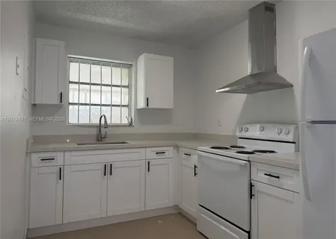 1820 NW 19th Avenue Miami FL 33125