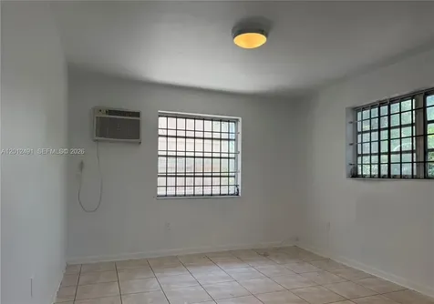 1820 NW 19th Avenue Miami FL 33125