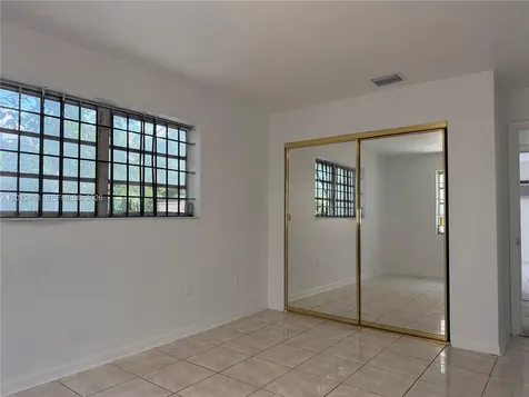 1820 NW 19th Avenue Miami FL 33125