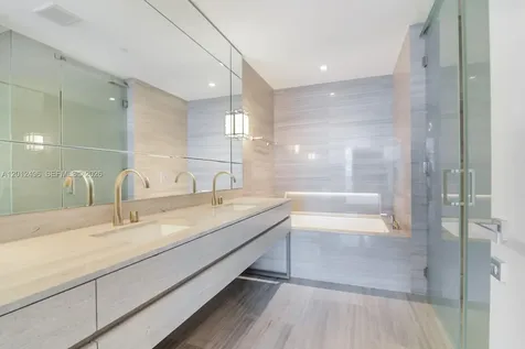 18975 Collins Avenue Sunny Isles Beach FL 33160
