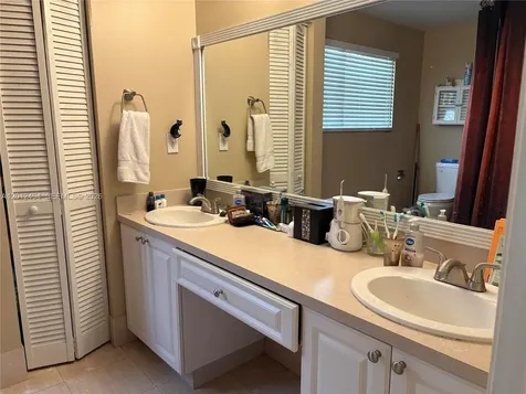 2638 Oak Park Circle Davie FL 33328
