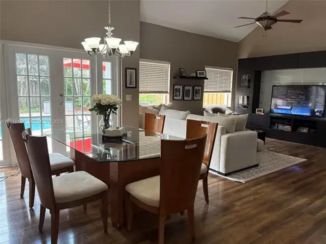 2638 Oak Park Circle Davie FL 33328